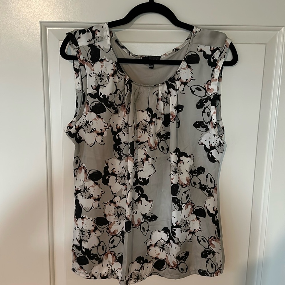 The Limited women’s gray and pink floral blouse size large